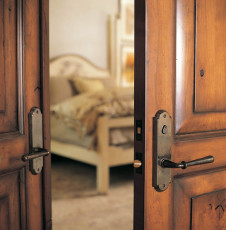 hardware-OldWorld_passage